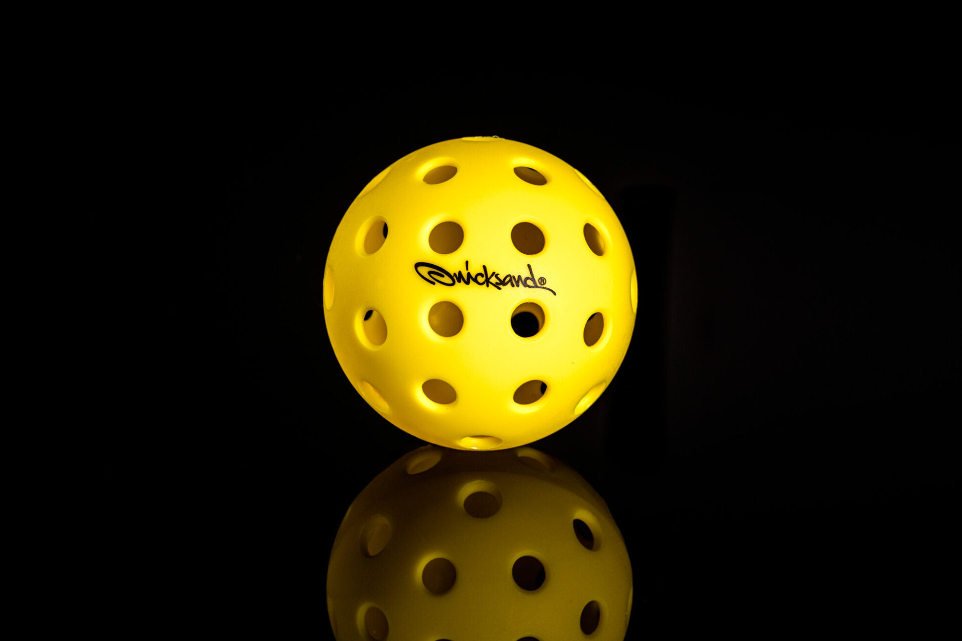 quicksand-balle-outdoor-pickleball-40-trous-jaune image 2