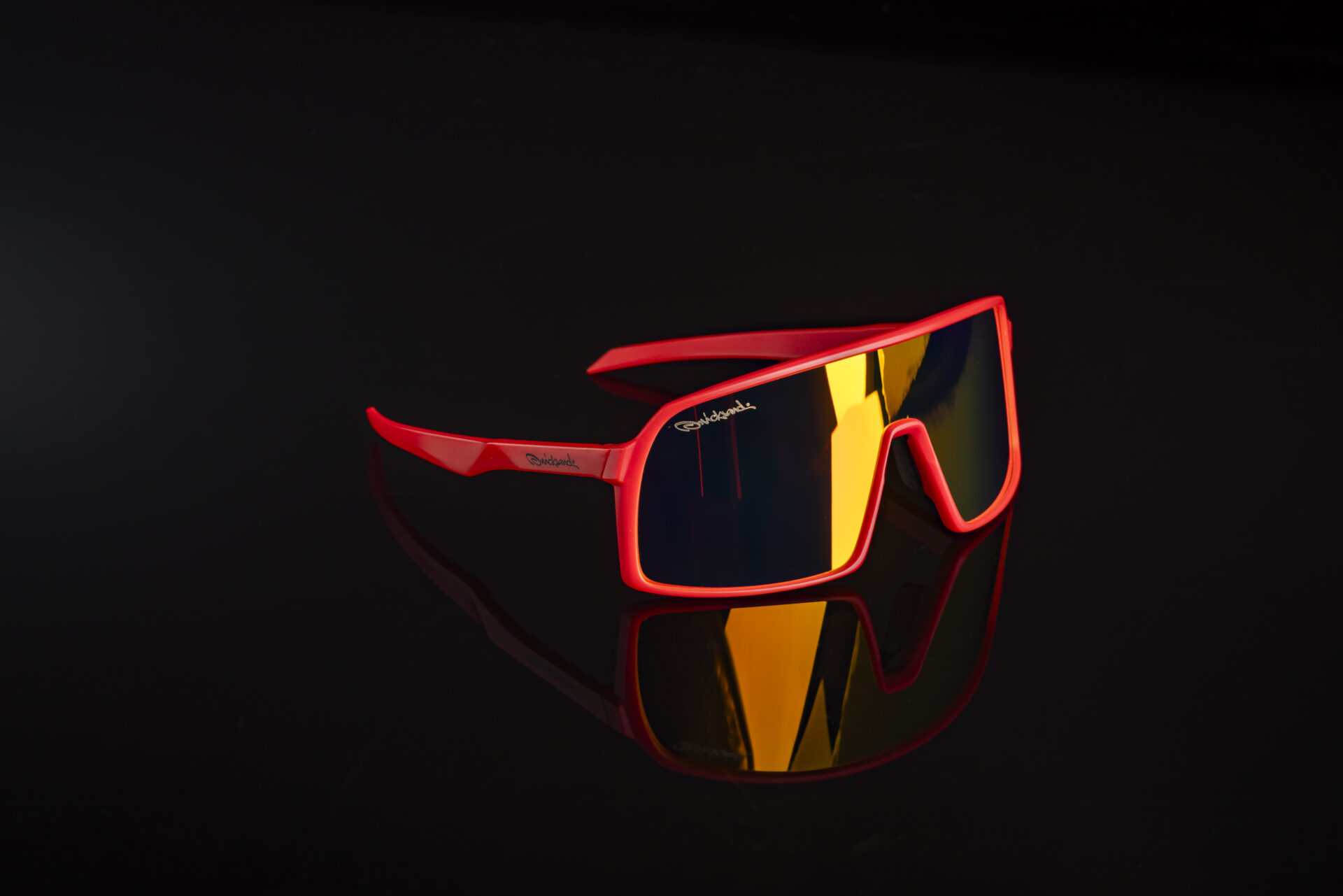 quicksand-voyager-lunettes-de-sport-rouges-masque-monolentille image 2